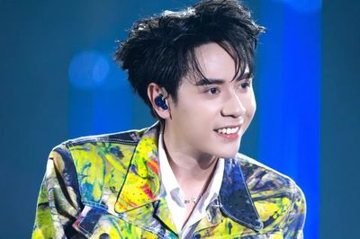 Mỹ Đình 'thất thủ' trước độ chịu chơi của Quang Hùng MasterD tại concert Thanh xuân 2026