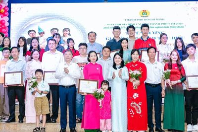 TPHCM tuyên dương 77 gia đình công nhân tiêu biểu