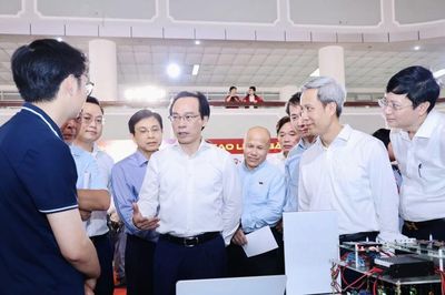 Điều kiện để tân sinh viên kỹ thuật, công nghệ được cấp học bổng hàng tháng