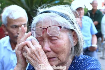 Chị gái liệt sĩ nghẹn ngào: 'Chỉ mong tìm được em'