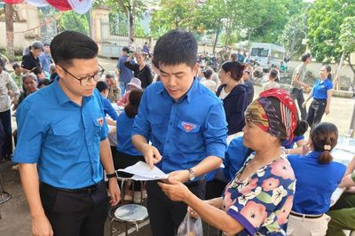 Tuổi trẻ Ninh Bình khám bệnh, cấp phát thuốc miễn phí cho người dân