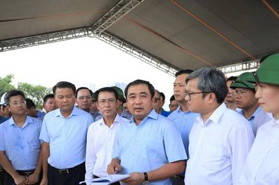 Bí thư Hà Nội kiểm tra các dự án giao thông hướng tâm quan trọng