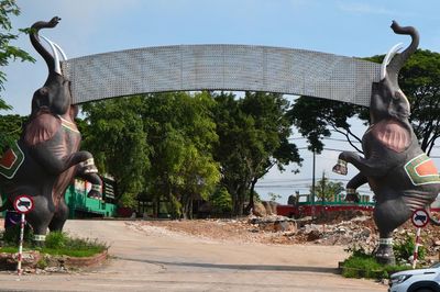 Cận cảnh tháo dỡ khu du lịch nổi tiếng với hàng nghìn cá thể động vật hoang dã