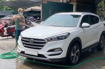 Có nên đi rửa xe lúc máy nóng, dưới trời nắng gắt?