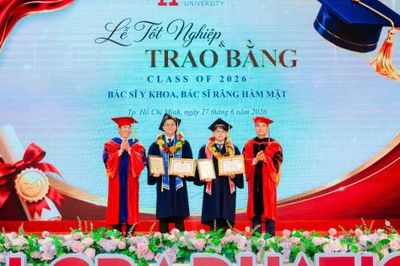 Các bác sĩ Y khoa đầu tiên của HIU bắt đầu chặng đường nghề nghiệp