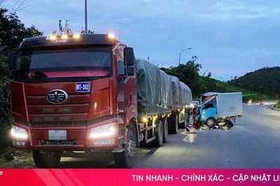 Vợ tử vong, chồng bị thương nặng khi xe tải tông xe đầu kéo trên QL 12C ở Hà Tĩnh
