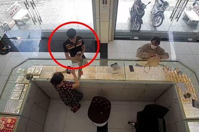 Bắt đối tượng dùng ứng dụng tạo thông báo chuyển tiền giả để lừa đảo