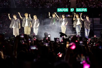 BTS lần đầu biểu diễn tại Tây Ban Nha sau 13 năm, 66.000 khán giả vỡ òa