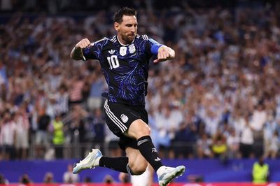 'Siêu nhân' Messi ghi 11 bàn trong 7 trận liên tiếp ở World Cup