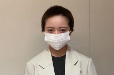Nữ ca sĩ nổi tiếng đăng video 9 phút tiết lộ chuyện bị công ty ép cạo đầu vì hẹn hò với fan