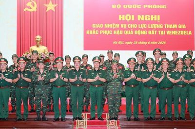 82 chiến sĩ Việt Nam mang 88 tấn hàng cứu trợ tới Venezuela