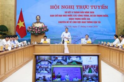 Thủ tướng yêu cầu tăng tốc dự án giao thông để giữ mục tiêu tăng trưởng