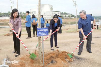 Phường Bình Phước phát động trồng cây xanh hưởng ứng đợt thi đua đặc biệt 500 ngày đêm