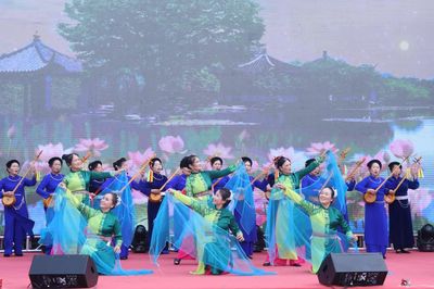 Chương trình giao lưu nghệ thuật 'Về với Nha Trang'