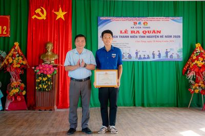 Biểu dương học sinh dũng cảm cứu người bị đuối nước