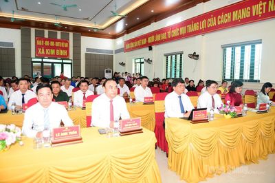 Phó Chủ tịch Thường trực Ủy ban MTTQ Việt Nam tỉnh Hà Trung Kiên dự công bố quyết định sắp xếp thôn tại xã Kim Bình và Tri Phú