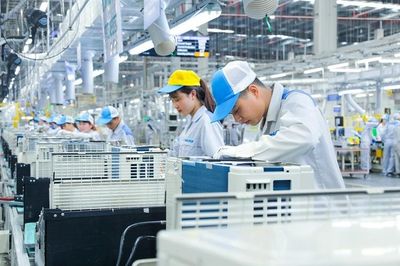 Ban hành Khung chuẩn mực đạo đức, văn hóa kinh doanh gắn với bản sắc dân tộc và tiếp cận tinh hoa văn hóa kinh doanh thế giới