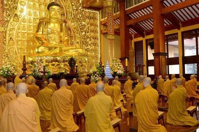 Lễ Bố-tát trong mùa An cư kiết hạ của chư Tăng TP.HCM tại Việt Nam Quốc Tự
