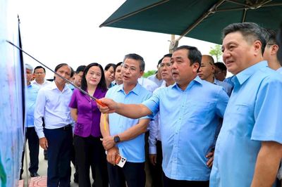 Bí thư Hà Nội chỉ đạo tăng tốc 3 dự án giao thông trọng điểm