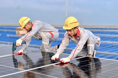 Nâng tỷ lệ sản lượng điện mặt trời mái nhà dư thừa được phép bán lên tới 50%