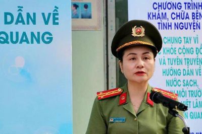 Tuyên Quang: Ấm tình quân dân trong ngày hội khám bệnh, tặng quà tại xã Việt Lâm