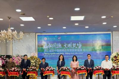Giới thiệu tinh hoa hội họa Trung Quốc tại Việt Nam