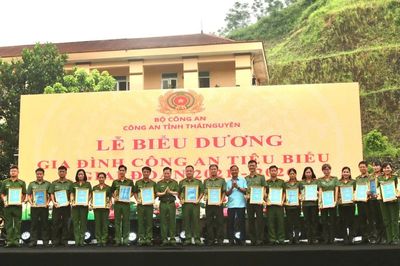 Vinh danh 25 gia đình Công an tiêu biểu tỉnh Thái Nguyên