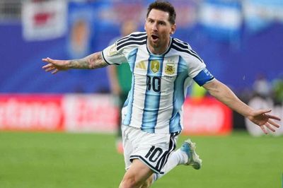 Lionel Messi có thể dự bị trước Jordan