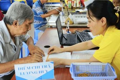 Tăng lương hưu 8%: Người cao tuổi thêm điểm tựa