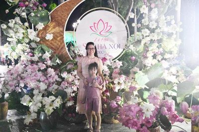 Thưởng lãm sắc Sen giữa lòng Hà Nội