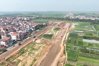 Nhiều nhà đầu tư bất động sản méo mặt vì 'đu đỉnh'