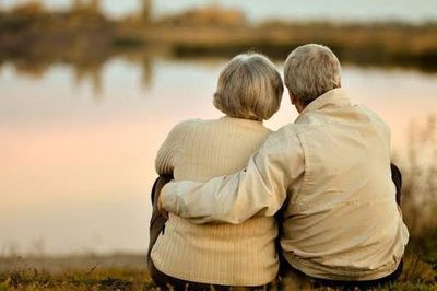 Cách cải thiện sức khỏe tình dục ở người cao tuổi