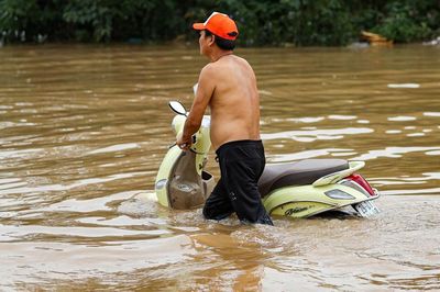 Biển Đông có khả năng đón áp thấp nhiệt đới, cảnh báo mưa dông nhiều khu vực miền Bắc