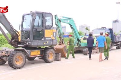 Dùng hàng trăm tấn chất thải để san lấp mặt bằng, 2 đối tượng bị khởi tố