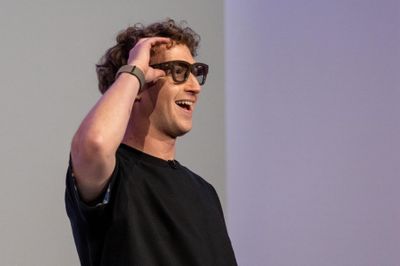 Mark Zuckerberg lộ đồng hồ siêu hiếm gần 500.000 USD