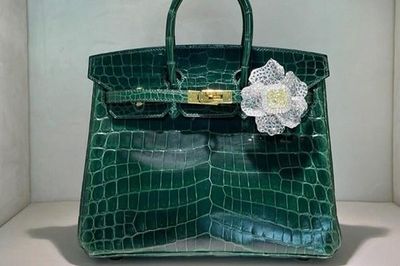 Trang sức kim cương 2,1 triệu USD trên túi Birkin gây chú ý