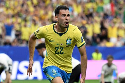 Brazil ngược dòng hạ Nhật Bản bằng bàn thắng ở phút 90+6