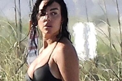 Hôn thê Ronaldo khoe dáng trên bãi biển ở Mỹ