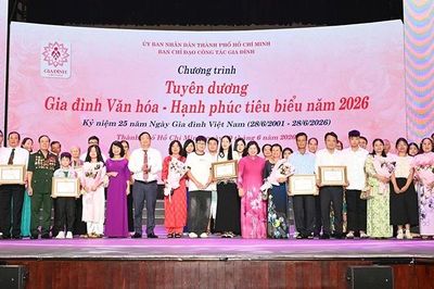 Thành phố Hồ Chí Minh tuyên dương 104 gia đình văn hóa-hạnh phúc tiêu biểu