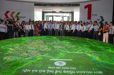 [Ảnh] Khai mạc Triển lãm Quy hoạch tổng thể Thủ đô Hà Nội tầm nhìn 100 năm