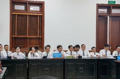 Các nhà đầu tư muốn một cuộc điều tra toàn diện, làm rõ dòng tiền dự án
