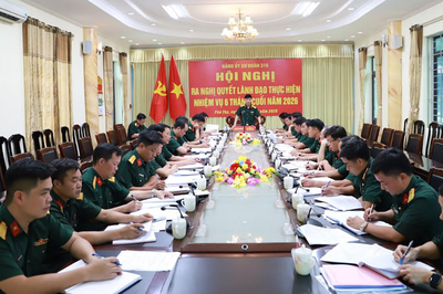 Trung tướng Phạm Đức Duyên dự, chỉ đạo Hội nghị Đảng ủy Sư đoàn 316