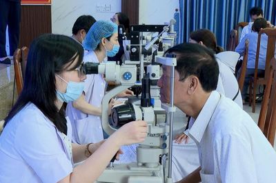 Đà Nẵng khám chữa bệnh miễn phí cho hàng trăm người dân