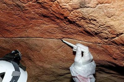 Phát hiện ADN người cổ đại trên vách hang động