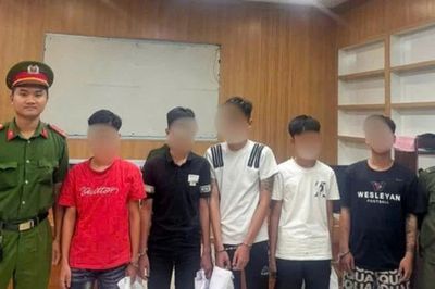 Dựng kịch hẹn giao biển số rồi cướp xe
