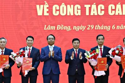 Lâm Đồng điều động, bổ nhiệm hàng loạt cán bộ chủ chốt