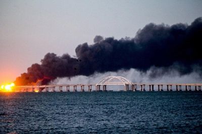 Ukraine mở rộng phạm vi tấn công cầu Crimea