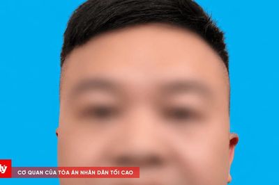 Lừa nhận làm 'sổ đỏ' để chiếm đoạt tiền của nhiều người