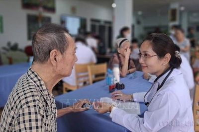Bước chuyển từ chữa bệnh sang chăm sóc sức khỏe chủ động