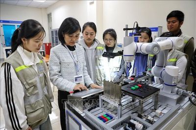 Đưa Việt Nam tham gia sâu hơn vào chuỗi giá trị bán dẫn khu vực và toàn cầu